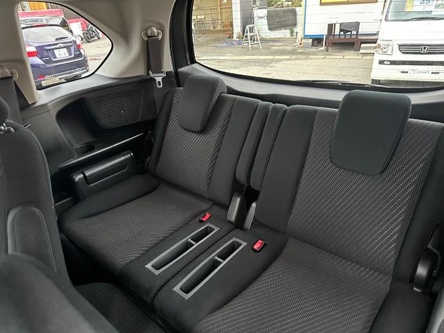 フリードハイブリッド ジャストセレクション　９インチナビ　フルセグ　ＤＶＤ　ＣＤ　バックカメラ　パワースライドドア　社外１５インチアルミ　ＨＩＤヘッドライト　スマートキー　ドラレコ　ＥＴＣ（16枚目）