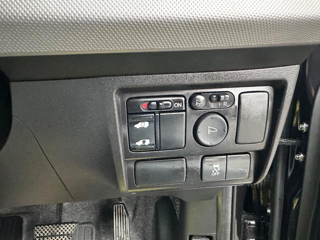 フリードハイブリッド ジャストセレクション　９インチナビ　フルセグ　ＤＶＤ　ＣＤ　バックカメラ　パワースライドドア　社外１５インチアルミ　ＨＩＤヘッドライト　スマートキー　ドラレコ　ＥＴＣ（23枚目）