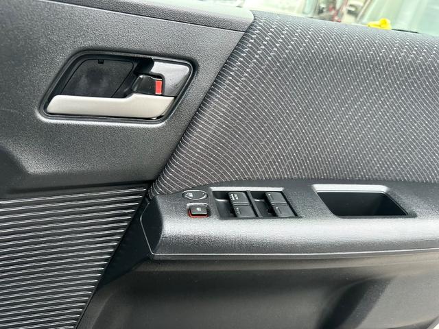 フリードハイブリッド ジャストセレクション　９インチナビ　フルセグ　ＤＶＤ　ＣＤ　バックカメラ　パワースライドドア　社外１５インチアルミ　ＨＩＤヘッドライト　スマートキー　ドラレコ　ＥＴＣ（24枚目）