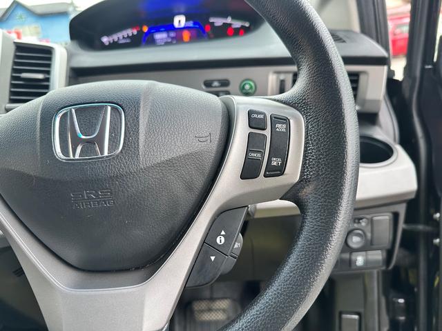 フリードハイブリッド ジャストセレクション　９インチナビ　フルセグ　ＤＶＤ　ＣＤ　バックカメラ　パワースライドドア　社外１５インチアルミ　ＨＩＤヘッドライト　スマートキー　ドラレコ　ＥＴＣ（27枚目）