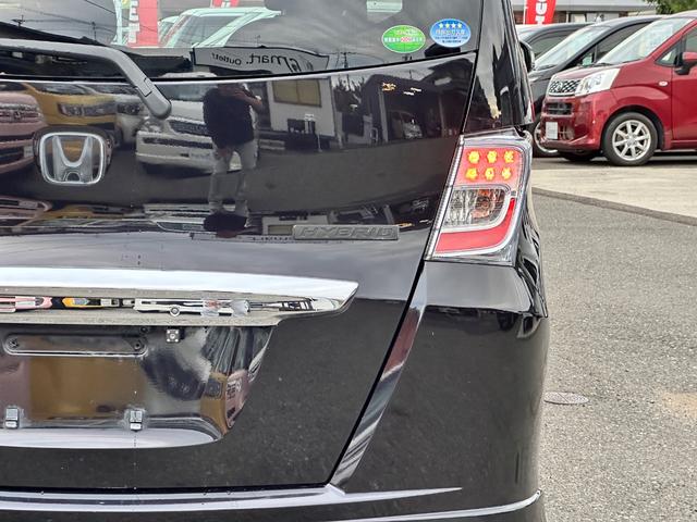 フリードハイブリッド ジャストセレクション　９インチナビ　フルセグ　ＤＶＤ　ＣＤ　バックカメラ　パワースライドドア　社外１５インチアルミ　ＨＩＤヘッドライト　スマートキー　ドラレコ　ＥＴＣ（32枚目）