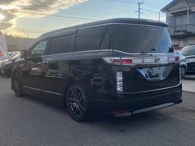 エルグランド ２５０ハイウェイスターアーバンクロム　サンルーフ／全方位カメラ／純正ナビ／フルセグ／ＤＶＤ再生／フリップダウンモニター／両側電動スライドドア／レザー調シートカバー／プッシュスタート／スマートキー／ＨＩＤヘッドライト／フロントフォグランプ（8枚目）