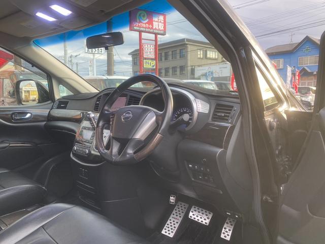 エルグランド ２５０ハイウェイスターアーバンクロム　サンルーフ／全方位カメラ／純正ナビ／フルセグ／ＤＶＤ再生／フリップダウンモニター／両側電動スライドドア／レザー調シートカバー／プッシュスタート／スマートキー／ＨＩＤヘッドライト／フロントフォグランプ（12枚目）