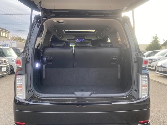 エルグランド ２５０ハイウェイスターアーバンクロム　サンルーフ／全方位カメラ／純正ナビ／フルセグ／ＤＶＤ再生／フリップダウンモニター／両側電動スライドドア／レザー調シートカバー／プッシュスタート／スマートキー／ＨＩＤヘッドライト／フロントフォグランプ（18枚目）