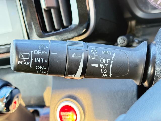 Ｎ－ＯＮＥ プレミアム　ナビ／フルセグ／ＤＶＤ再生／Ｂｌｕｅｔｏｏｔｈ／バックモニター／ＥＴＣ／プッシュスタート／スマートキー／オートライト／ＨＩＤヘッドライト／フロントフォグランプ／純正ＡＷ／盗難防止装置（28枚目）