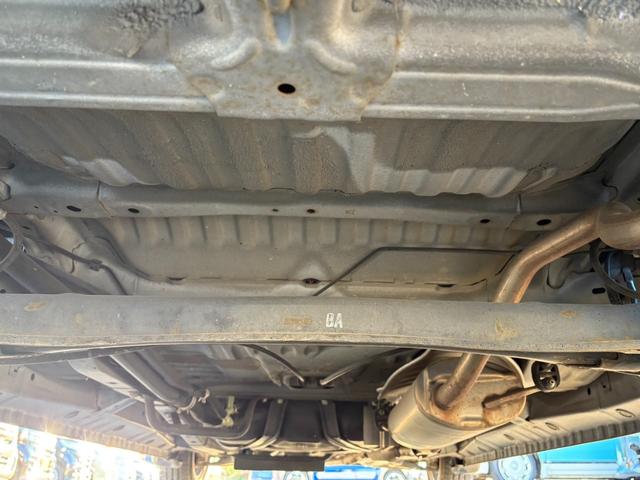 Ｎ－ＯＮＥ プレミアム　ナビ／フルセグ／ＤＶＤ再生／Ｂｌｕｅｔｏｏｔｈ／バックモニター／ＥＴＣ／プッシュスタート／スマートキー／オートライト／ＨＩＤヘッドライト／フロントフォグランプ／純正ＡＷ／盗難防止装置（51枚目）