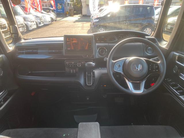 Ｎ－ＢＯＸカスタム Ｇ・Ｌホンダセンシング　ナビ／フルセグ／Ｂｌｕｅｔｏｏｔｈ／ＤＶＤ再生／ＥＴＣ／両側スライドドア片側電動／プッシュスタート／スマートキー／オートライト／ＬＥＤヘッドライト／フロントフォグランプ／純正ＡＷ／衝突被害軽減システム（11枚目）