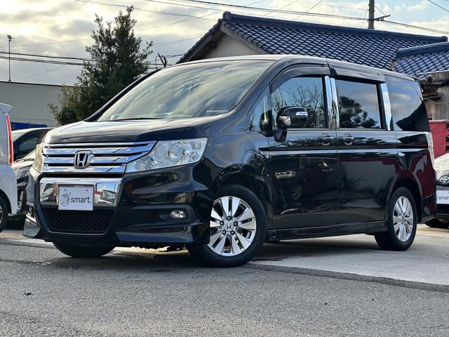 ステップワゴンスパーダ Ｚ　両側パワースライドドア　ＳＤナビ　フルセグ　ＣＤ　フリップダウンモニター　ＥＴＣ　バックカメラ　純正アルミ　ＨＩＤヘッドライト　フォグ（3枚目）