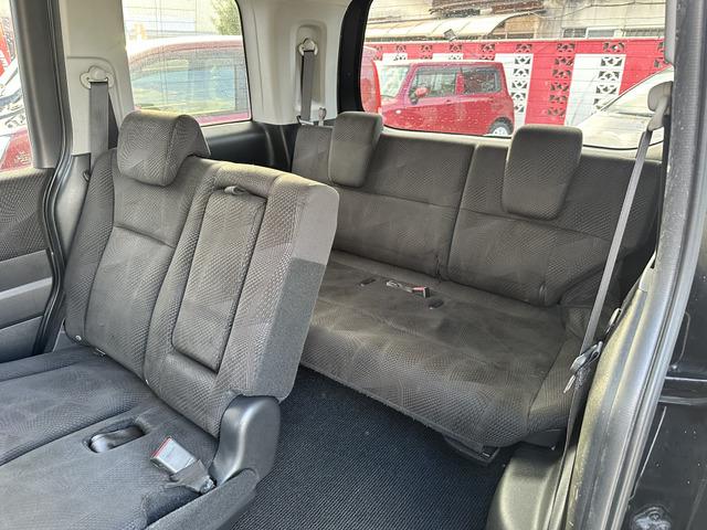 ステップワゴンスパーダ Ｚ　両側パワースライドドア　ＳＤナビ　フルセグ　ＣＤ　フリップダウンモニター　ＥＴＣ　バックカメラ　純正アルミ　ＨＩＤヘッドライト　フォグ（14枚目）