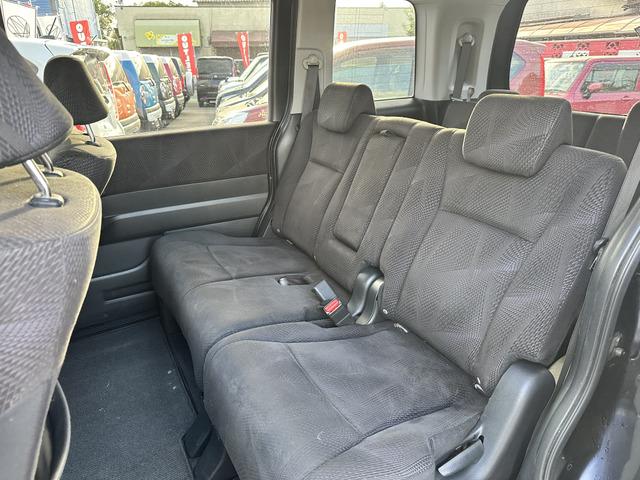 ステップワゴンスパーダ Ｚ　両側パワースライドドア　ＳＤナビ　フルセグ　ＣＤ　フリップダウンモニター　ＥＴＣ　バックカメラ　純正アルミ　ＨＩＤヘッドライト　フォグ（15枚目）