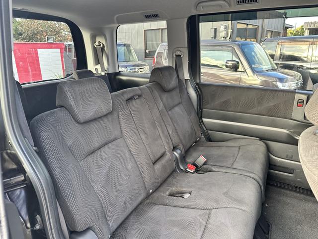 ステップワゴンスパーダ Ｚ　両側パワースライドドア　ＳＤナビ　フルセグ　ＣＤ　フリップダウンモニター　ＥＴＣ　バックカメラ　純正アルミ　ＨＩＤヘッドライト　フォグ（16枚目）