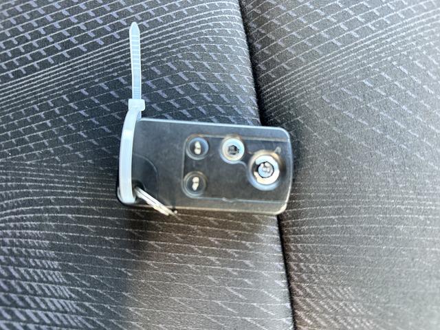 ステップワゴンスパーダ Ｚ　両側パワースライドドア　ＳＤナビ　フルセグ　ＣＤ　フリップダウンモニター　ＥＴＣ　バックカメラ　純正アルミ　ＨＩＤヘッドライト　フォグ（22枚目）