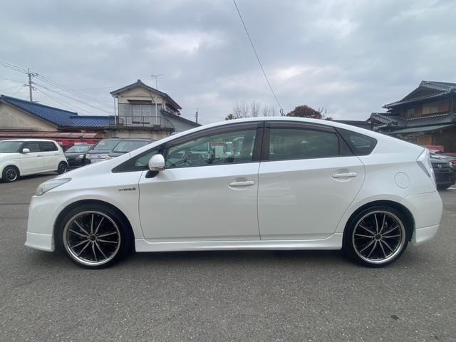 プリウス Ｓ　サンルーフ／純正ナビ／ワンセグ／ＤＶＤ再生／バックモニター／レザー調シートカバー／プッシュスタート／アイドリングストップ／スマートキー／社外１９インチＡＷ／盗難防止装置（6枚目）