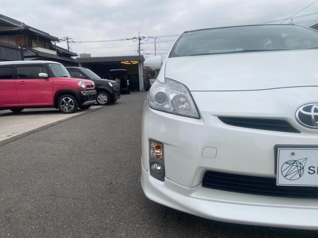 プリウス Ｓ　サンルーフ／純正ナビ／ワンセグ／ＤＶＤ再生／バックモニター／レザー調シートカバー／プッシュスタート／アイドリングストップ／スマートキー／社外１９インチＡＷ／盗難防止装置（37枚目）