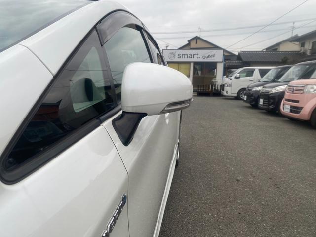 プリウス Ｓ　サンルーフ／純正ナビ／ワンセグ／ＤＶＤ再生／バックモニター／レザー調シートカバー／プッシュスタート／アイドリングストップ／スマートキー／社外１９インチＡＷ／盗難防止装置（42枚目）