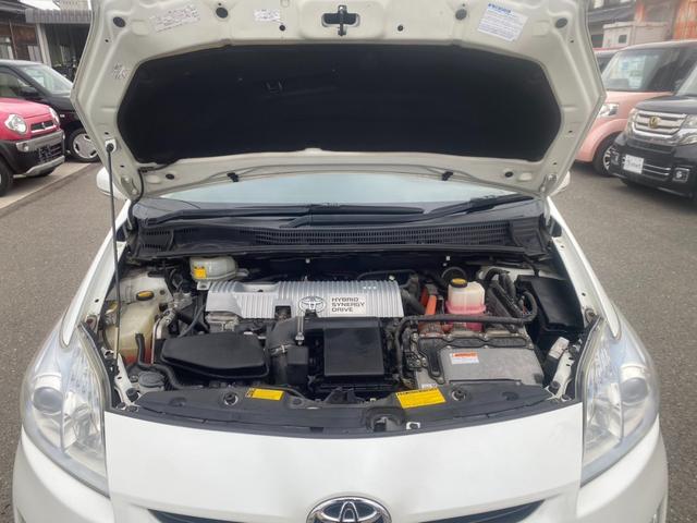 プリウス Ｓ　サンルーフ／純正ナビ／ワンセグ／ＤＶＤ再生／バックモニター／レザー調シートカバー／プッシュスタート／アイドリングストップ／スマートキー／社外１９インチＡＷ／盗難防止装置（47枚目）