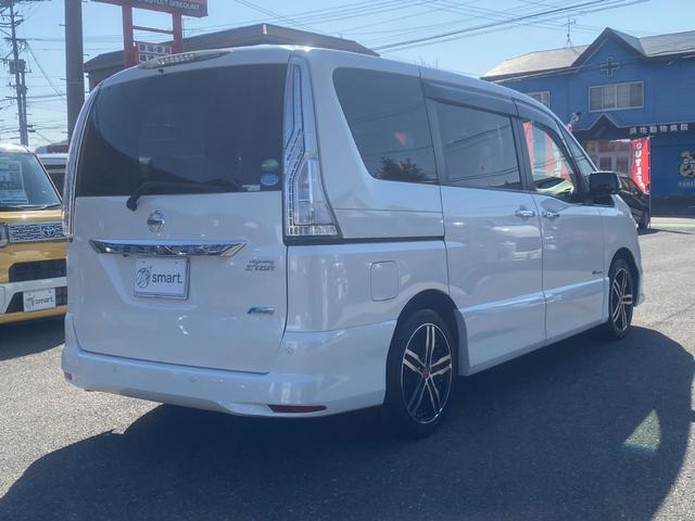 セレナ ハイウェイスターＳ－ＨＶアドバンスドセーフティパック　純正ナビ／フルセグ／Ｂｌｕｅｔｏｏｔｈ／バックモニター／全方位モニター／後席モニター／両側電動スライドドア／ＨＩＤヘッドライト／フロントフォグランプ／１７インチ社外ＡＷ／障害物ソナー／衝突被害軽減（10枚目）