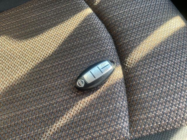 セレナ ハイウェイスターＳ－ＨＶアドバンスドセーフティパック　純正ナビ／フルセグ／Ｂｌｕｅｔｏｏｔｈ／バックモニター／全方位モニター／後席モニター／両側電動スライドドア／ＨＩＤヘッドライト／フロントフォグランプ／１７インチ社外ＡＷ／障害物ソナー／衝突被害軽減（35枚目）