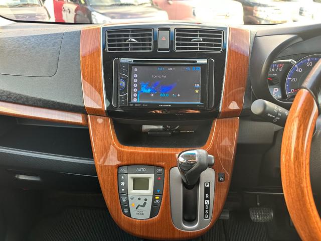 ムーヴ カスタム　Ｘ　ＤＶＤ再生　ＣＤ　ＨＩＤヘッドライト　フォグ　アイドリングストップ　プッシュスタート　スマートキー　純正アルミ　ウッド調パネル　ＭＯＭＯハンドル（18枚目）