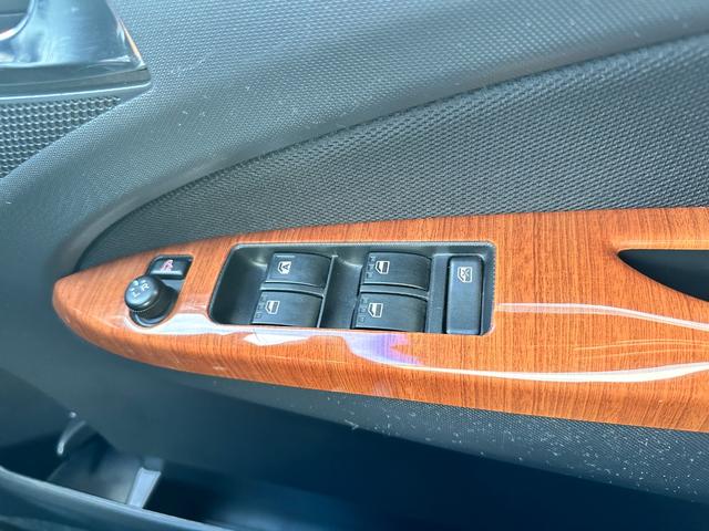 ムーヴ カスタム　Ｘ　ＤＶＤ再生　ＣＤ　ＨＩＤヘッドライト　フォグ　アイドリングストップ　プッシュスタート　スマートキー　純正アルミ　ウッド調パネル　ＭＯＭＯハンドル（23枚目）