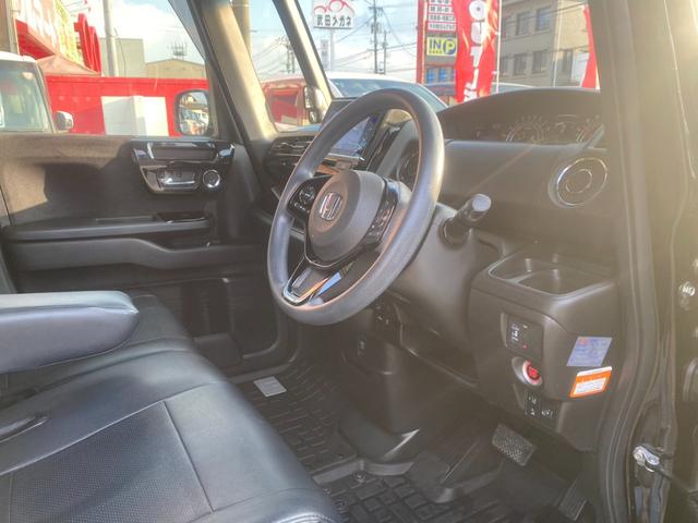 Ｎ－ＢＯＸカスタム Ｌ　８インチ純正ナビ／フルセグ／Ｂｌｕｅｔｏｏｔｈ／バックモニター／ＤＶＤ再生／前後ドラレコ／ＥＴＣ／プッシュスタート／アイドリングストップ／シートヒーター／ＬＥＤヘッドライト／フォグランプ／（12枚目）