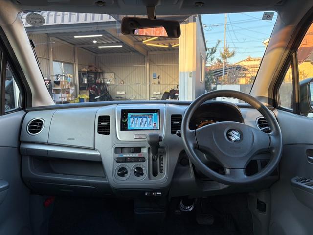 ワゴンＲ ＦＸリミテッド　ナビ／ワンセグ／ＤＶＤ再生／ＥＴＣ／プッシュスタート／キーレス／ＡＢＳ／盗難防止装置（11枚目）