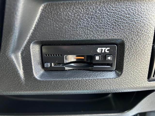 スペーシアカスタムＺ ベースグレード　パワースライドドア　スライドドアクローザー　衝突軽減　純正ナビ　フルセグ　ＤＶＤ再生　Ｂｌｕｅｔｏｏｔｈ対応　ＥＴＣ　ドラレコ　ＨＩＤヘッドライト　フォグ　シートヒーター　オートライト　セキュリティ（19枚目）