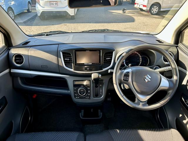 ワゴンＲスティングレー Ｔ　ＨＩＤヘッドライト　フォグ　アイドリングストップ　ウインカーミラー　電動ミラー　純正１５インチアルミホイール　プッシュスタート　スマートキー　プライバシーガラス　セキュリティアラーム　サイドバイザー（11枚目）