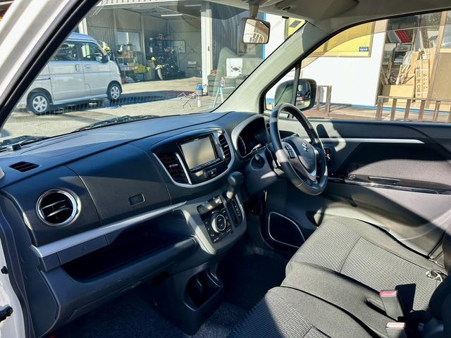 ワゴンＲスティングレー Ｔ　ＨＩＤヘッドライト　フォグ　アイドリングストップ　ウインカーミラー　電動ミラー　純正１５インチアルミホイール　プッシュスタート　スマートキー　プライバシーガラス　セキュリティアラーム　サイドバイザー（13枚目）