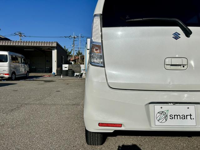 ワゴンＲスティングレー Ｔ　ＨＩＤヘッドライト　フォグ　アイドリングストップ　ウインカーミラー　電動ミラー　純正１５インチアルミホイール　プッシュスタート　スマートキー　プライバシーガラス　セキュリティアラーム　サイドバイザー（33枚目）