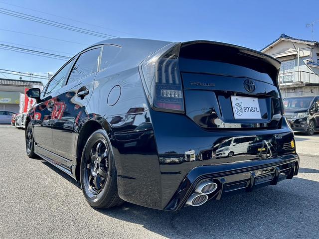 プリウス Ｇ　純正ナビ　フルセグ　Ｂｌｕｅｔｏｏｔｈ対応　バックカメラ　ビルトインＥＴＣ　クルーズコントロール　社外エアロ　オートライト　フォグ　スマートキー　プッシュスタート　プライバシーガラスセキュリティ（7枚目）