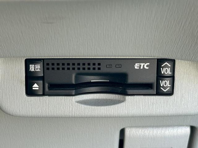 プリウス Ｇ　純正ナビ　フルセグ　Ｂｌｕｅｔｏｏｔｈ対応　バックカメラ　ビルトインＥＴＣ　クルーズコントロール　社外エアロ　オートライト　フォグ　スマートキー　プッシュスタート　プライバシーガラスセキュリティ（20枚目）