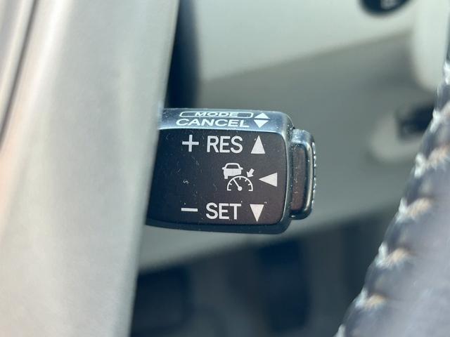 プリウス Ｇ　純正ナビ　フルセグ　Ｂｌｕｅｔｏｏｔｈ対応　バックカメラ　ビルトインＥＴＣ　クルーズコントロール　社外エアロ　オートライト　フォグ　スマートキー　プッシュスタート　プライバシーガラスセキュリティ（21枚目）