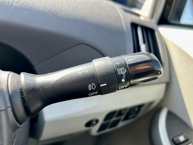 プリウス Ｇ　純正ナビ　フルセグ　Ｂｌｕｅｔｏｏｔｈ対応　バックカメラ　ビルトインＥＴＣ　クルーズコントロール　社外エアロ　オートライト　フォグ　スマートキー　プッシュスタート　プライバシーガラスセキュリティ（22枚目）