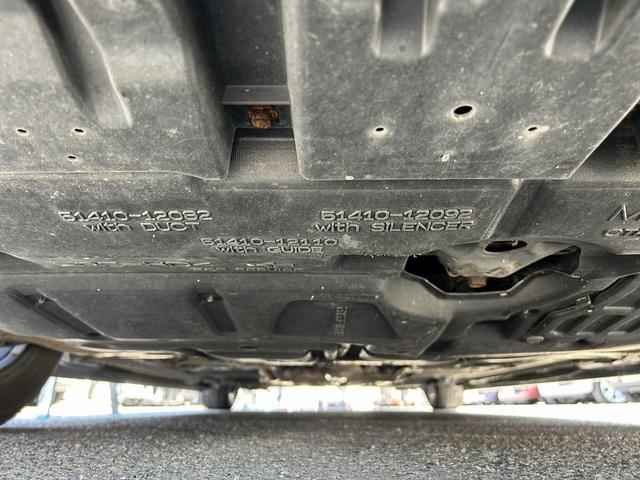 プリウス Ｇ　純正ナビ　フルセグ　Ｂｌｕｅｔｏｏｔｈ対応　バックカメラ　ビルトインＥＴＣ　クルーズコントロール　社外エアロ　オートライト　フォグ　スマートキー　プッシュスタート　プライバシーガラスセキュリティ（42枚目）