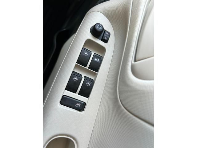 ムーヴキャンバス Ｘリミテッド　ＳＡＩＩ　ナビ／ワンセグ／Ｂｌｕｅｔｏｏｔｈ／ＤＶＤ再生／両側電動スライドドア／プッシュスタート／スマートキー／アイドリングストップ／オートライト／衝突被害軽減システム／盗難防止装置（26枚目）