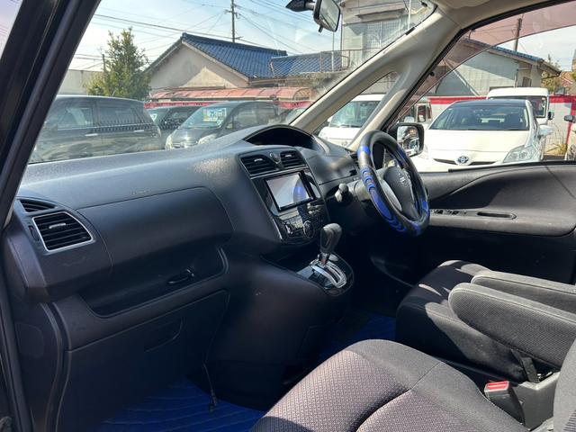 セレナ ハイウェイスター Jパッケージ ナビ/フルセグ/DVD再生/Bluetooth/バックモニター/両側電動スライドドア/プッシュスタート/キーレス/HIDヘッドライト/フロントフォグランプ/盗難防止装置(13枚目)