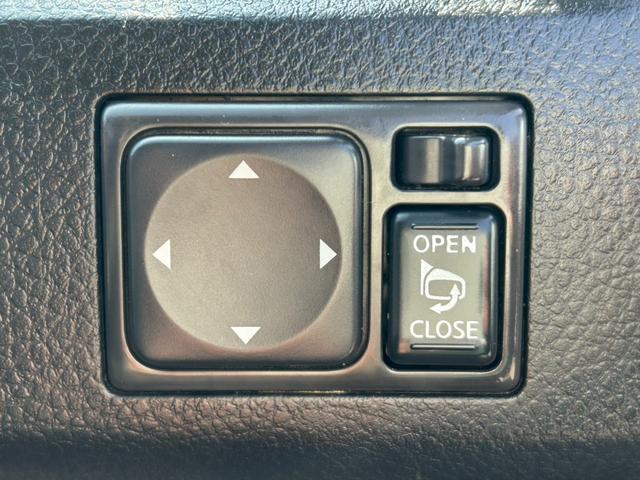 セレナ ハイウェイスター Jパッケージ ナビ/フルセグ/DVD再生/Bluetooth/バックモニター/両側電動スライドドア/プッシュスタート/キーレス/HIDヘッドライト/フロントフォグランプ/盗難防止装置(23枚目)