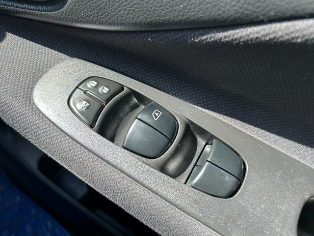 セレナ ハイウェイスター Jパッケージ ナビ/フルセグ/DVD再生/Bluetooth/バックモニター/両側電動スライドドア/プッシュスタート/キーレス/HIDヘッドライト/フロントフォグランプ/盗難防止装置(24枚目)