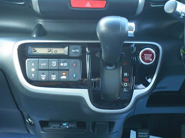 G・Lパッケージ ナビ DVD再生 CD録音 Bluetooth フルセグ バックカメラ ステリモ パワースライドドア キセノンオートライト スマートキー ドアミラーウインカー フォグランプ ETC オートエアコン(15枚目)