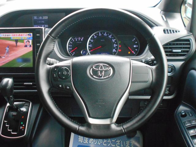 ヴォクシー ＺＳ　１０型ナビ　フルセグ　ＤＶＤビデオ再生　ＣＤ録音　Ｂｌｕｅｔｏｏｔｈオーディオ　バックカメラ　トヨタセーフティセンス　ＬＥＤオートライト　両パワスラ　１９ＡＷ　ローダウン　ステリモ　スマートキー（9枚目）