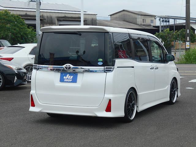 ヴォクシー ＺＳ　１０型ナビ　フルセグ　ＤＶＤビデオ再生　ＣＤ録音　Ｂｌｕｅｔｏｏｔｈオーディオ　バックカメラ　トヨタセーフティセンス　ＬＥＤオートライト　両パワスラ　１９ＡＷ　ローダウン　ステリモ　スマートキー（29枚目）
