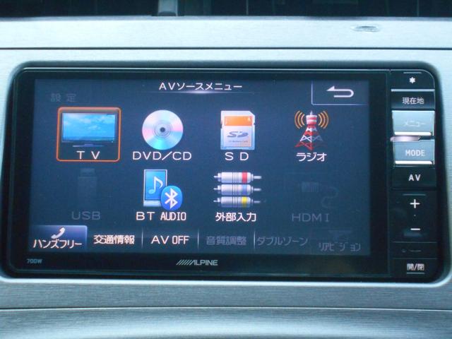 プリウス Ｇ　ソーラーセルモジュール付きサンルーフ　ハーフレザーシート　ナビ　ＤＶＤ再生　ＣＤ録音　Ｂｌｕｅｔｏｏｔｈ　フルセグＴＶ　ビルトインＥＴＣ　キセノンオートライト　ミラーウインカー　バックカメラ（13枚目）