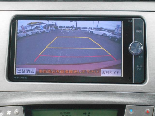 プリウス Ｇ　ソーラーパネル付サンルーフ　ハーフレザーシート　ナビ　ＤＶＤビデオ再生　ＣＤ録音　Ｂｌｕｅｔｏｏｔｈオーディオ　フルセグＴＶ　バックカメラ　クルーズコントロール　ステアリングリモコン　後期型（13枚目）