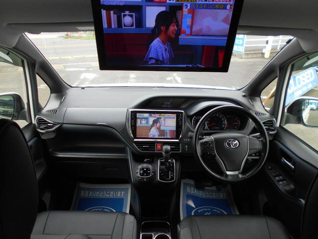 ノア Ｓｉ　１０型ナビ　フリップダウンモニター　ＤＶＤビデオ再生　ＣＤ録音　Ｂｌｕｅｔｏｏｔｈ　フルセグＴＶ　バックカメラ　両側パワースライドドア　モデリスタエアロ　ステリモ　クルコン　レザー調シートカバー（9枚目）
