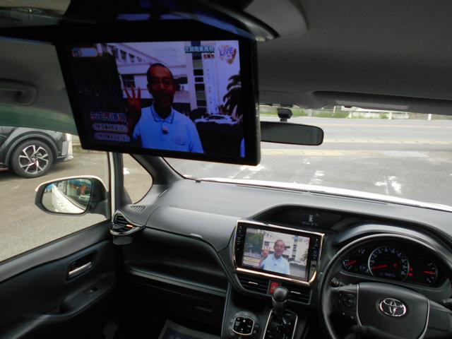 ノア Ｓｉ　１０型ナビ　フリップダウンモニター　ＤＶＤビデオ再生　ＣＤ録音　Ｂｌｕｅｔｏｏｔｈ　フルセグＴＶ　バックカメラ　両側パワースライドドア　モデリスタエアロ　ステリモ　クルコン　レザー調シートカバー（10枚目）