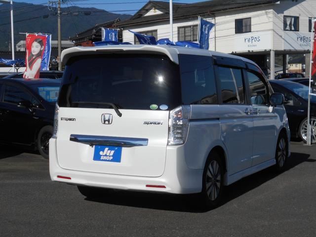 【納車もお任せ♪】九州管内のお客様には無料にてご自宅までご納車いたします。遠方のお客様にも当社指定陸送会社にて登録・ナンバー変更後、格安にて納車させていただきます。