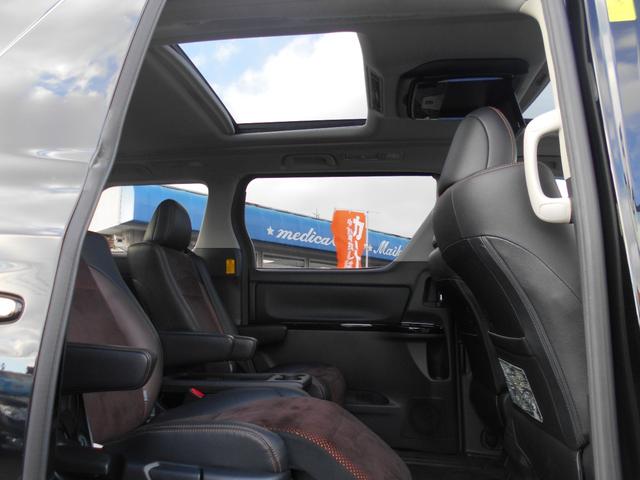 アルファード ２４０Ｓ　タイプゴールドＩＩ　Ｗサンルーフ　１０型ナビ　ＤＶＤビデオ再生　フルセグ　Ｂｌｕｅｔｏｏｔｈ　フリップダウンモニター　ハーフレザーシート　クルコン　両パワスラ　パワートランク　ウッドコンビハンドル＆ノブ　オットマンシート（23枚目）