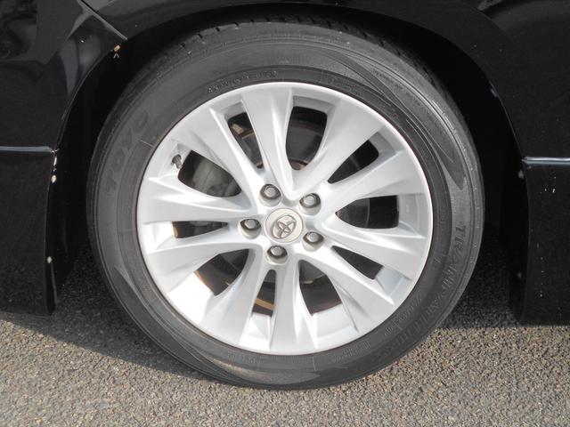 アルファード ２４０Ｓ　タイプゴールドＩＩ　Ｗサンルーフ　１０型ナビ　ＤＶＤビデオ再生　フルセグ　Ｂｌｕｅｔｏｏｔｈ　フリップダウンモニター　ハーフレザーシート　クルコン　両パワスラ　パワートランク　ウッドコンビハンドル＆ノブ　オットマンシート（32枚目）