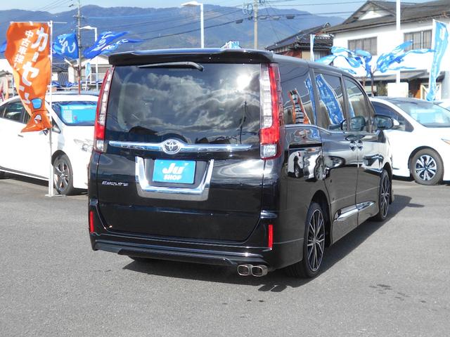 エスクァイア Ｇｉ　１０型ナビ　ＤＶＤ再生　ＣＤ録音　フルセグ　Ｂｌｕｅｔｏｏｔｈ　レザーシート　コンビハンドル＆ノブ　ＬＥＤオートライト　モデリスタエアロ＆マフラー　１８ＡＷ　両側パワスラ　クルコン　シートヒーター（25枚目）